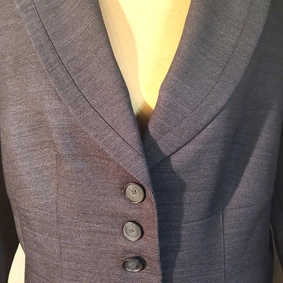 Le Suit Jacket - Picture 2 of 5